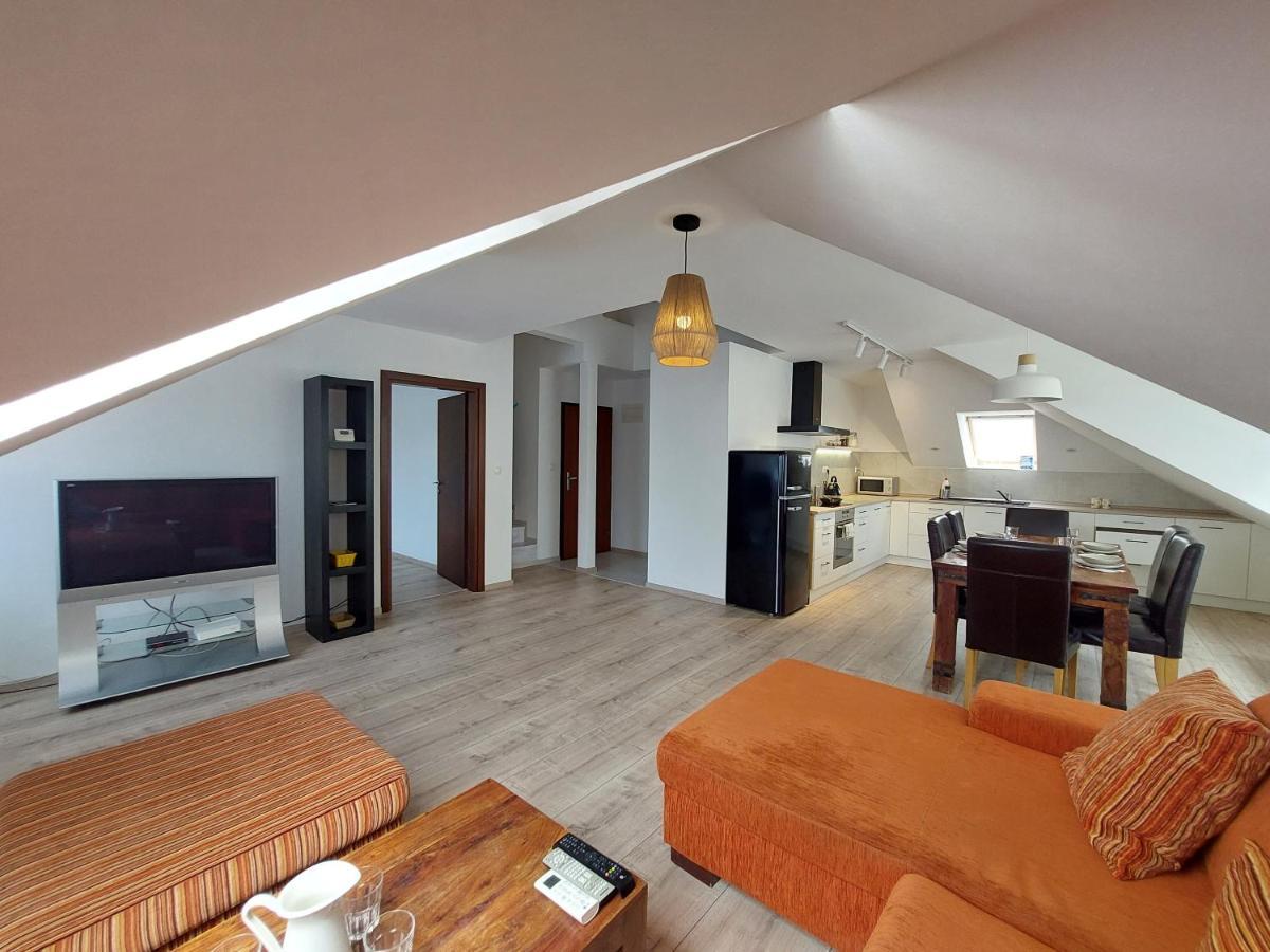 Utulny Apartman V Bratislava 4 외부 사진